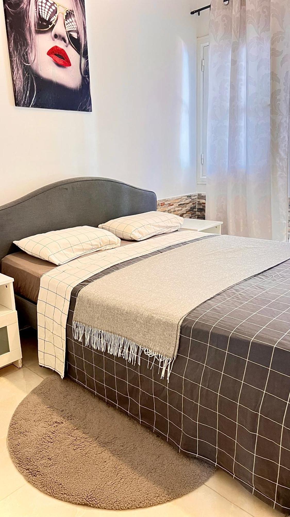 Cozy Two Bed Apartment. Адехе Екстер'єр фото