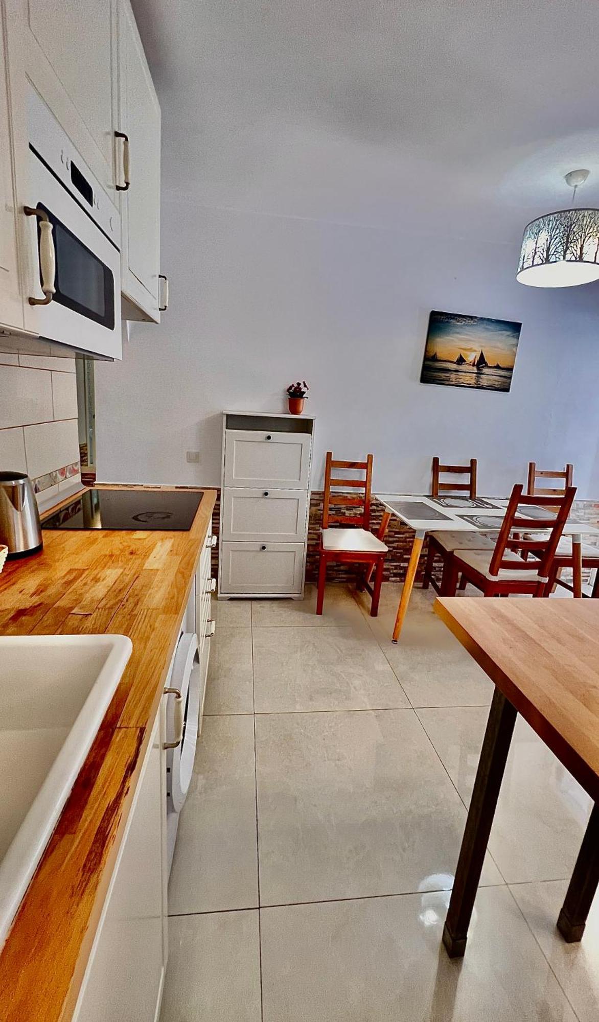 Cozy Two Bed Apartment. Адехе Екстер'єр фото