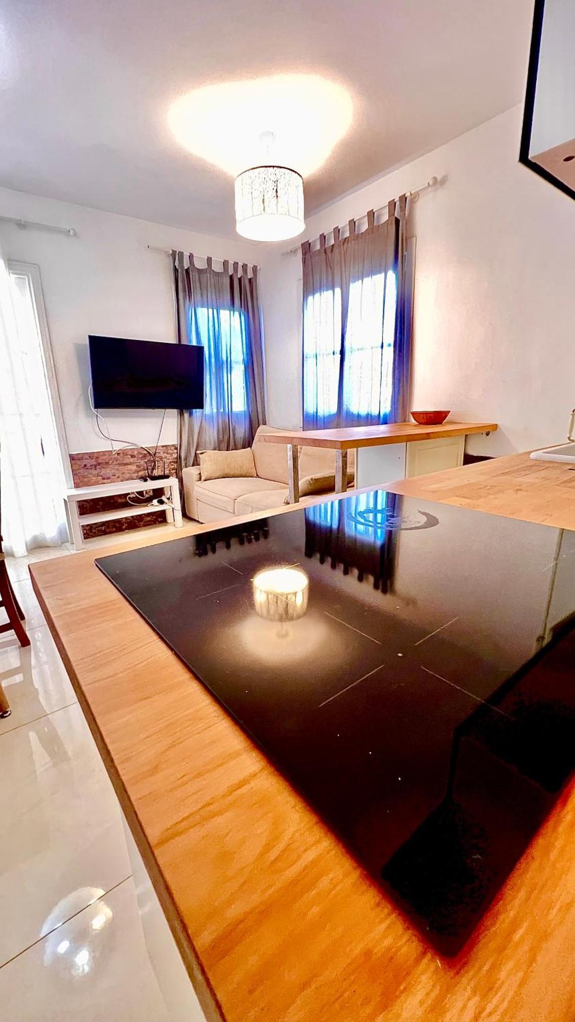 Cozy Two Bed Apartment. Адехе Екстер'єр фото